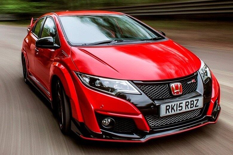 Dentro do motor do hatch, os pistões são em alumínio, assim como as bielas são forjadas e o virabrequim é reforçado para atuar num motor potente