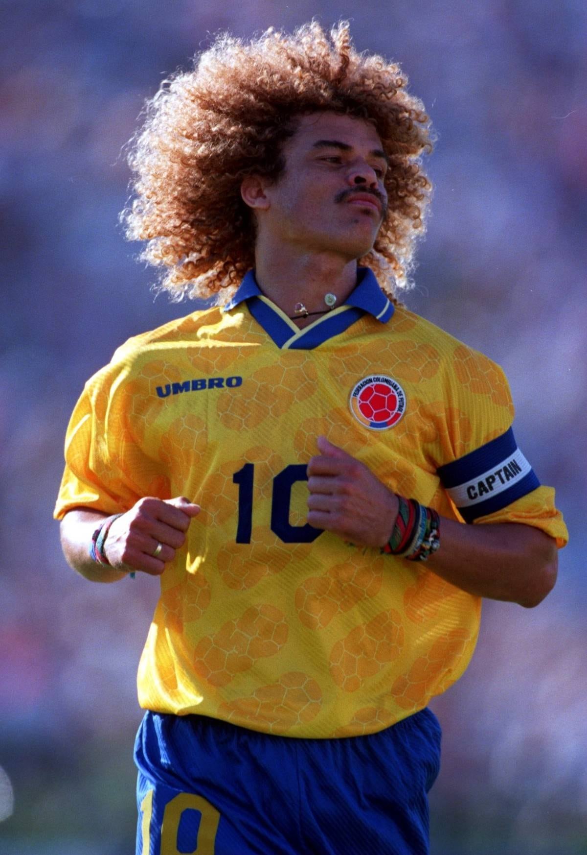 O ícone colombiano Carlos Valderrama é outro que faz parte do seleto grupo que escolhe os 24 craques da temporada. O meio-campo liderou uma seleção que encantou e comoveu o mundo na Copa de 1994