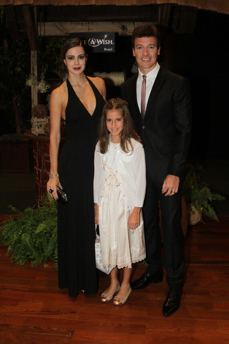 Mestre de cerimônias do evento, Rodrigo Faro levou a mulher, Vera Viel, e a filha mais velha, Clara, para prestigiar o evento