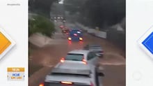Chuva forte destelha imóveis, causa inundações e derruba mais de 20 árvores em Belo Horizonte (MG)