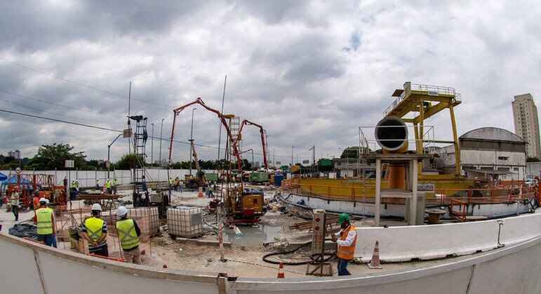 Barulho de obras tira sono de vizinhos das futuras estações do Metrô em São Paulo
