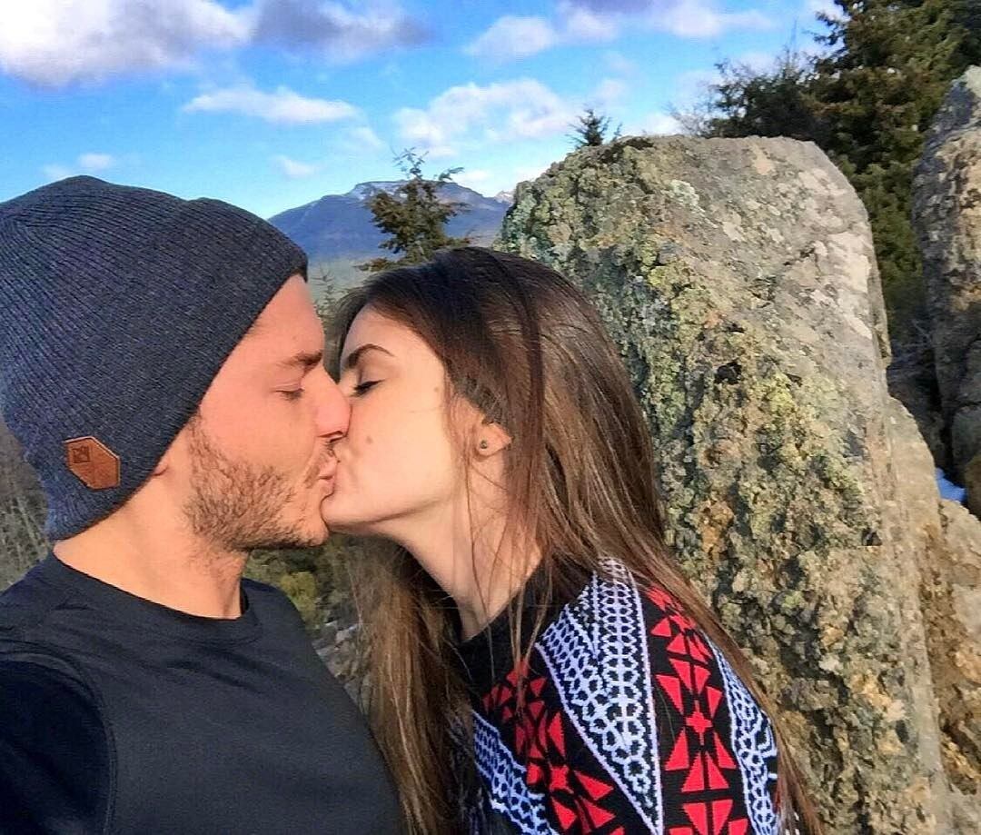 Klebber e Camila vivem trocando declarações de amor na internet