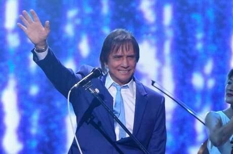 Roberto Carlos está solteiro há 15 anos, quando ficou viúvo