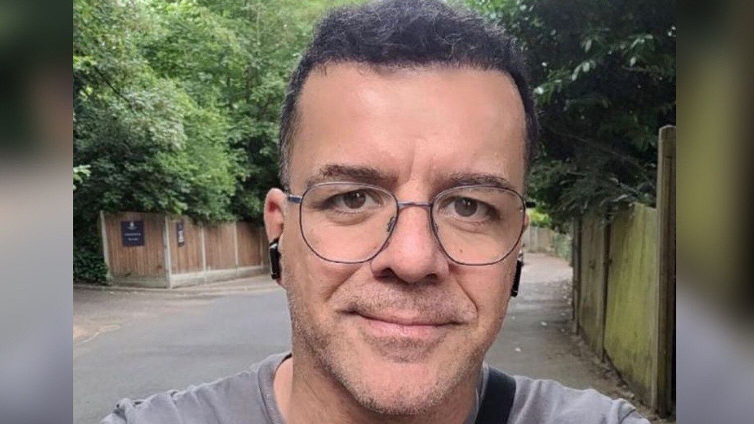 Comissário está levemente ferido
