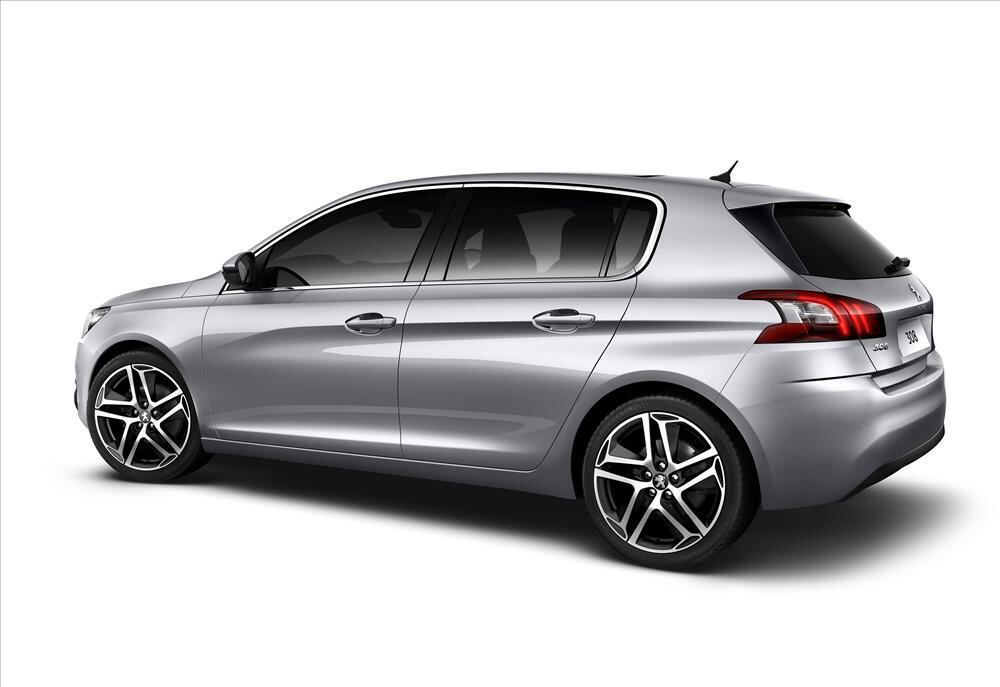 O novo 308 deve provocar uma nova defasagem no catálogo de produtos da Peugeot brasileira em relação à matriz europeia. O modelo atual demorou cinco anos para chegar no Brasil

VEJA TAMBÉM

> Utilitário chinês Lifan X60 chega "completão" ao Brasil por R$ 52.777

> Jornal gringo afirma que carros feitos no Brasil são mortais. Entenda o porquê

> Aceleramos: rápido e divertido, Citroën DS3 sofre mesmo é com a concorrência

Quer saber tudo sobre carros: Acesse R7.com/carros
