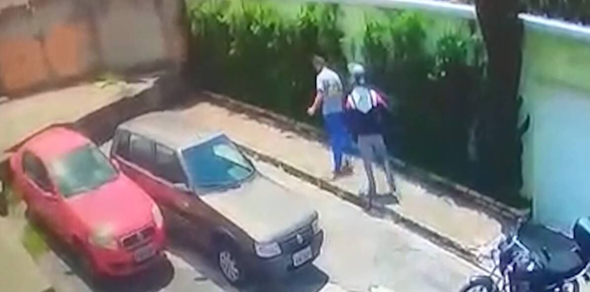 Policial agrediu motorista que passou mal na rua