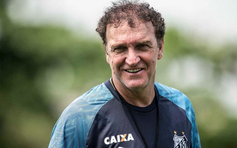 No Santos, Cuca livrou o time do rebaixamento em 2018 e em 2020, fez uma campanha surpreendente, sendo vice-campeão da Libertadores.