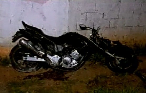 Moto utilizada pela vítima ficou destruída no acidente
