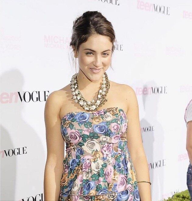 A atriz ainda desabafou sobre como é difícil lutar em silêncio:

— Muitas vezes as pessoas lutam em silêncio, assim como eu. Não há solução, a não ser cuidarmos de nossos corpos de outras formas


