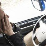 Como
se tornar uma pessoa menos cansada? Manter hábitos de vida
saudáveis, com dieta rica em frutas, legumes e verduras, manter uma hidratação
adequada, realizar atividade física regular e controlar o peso. E ainda: não
fumar, ingerir bebidas alcoólicas com moderação, ter uma qualidade e quantidade
de sono adequadas. Além disso, é fundamental cuidar da saúde mental,
priorizando relacionamentos, trabalho e atividades da vida diária que
proporcionem bem-estar 