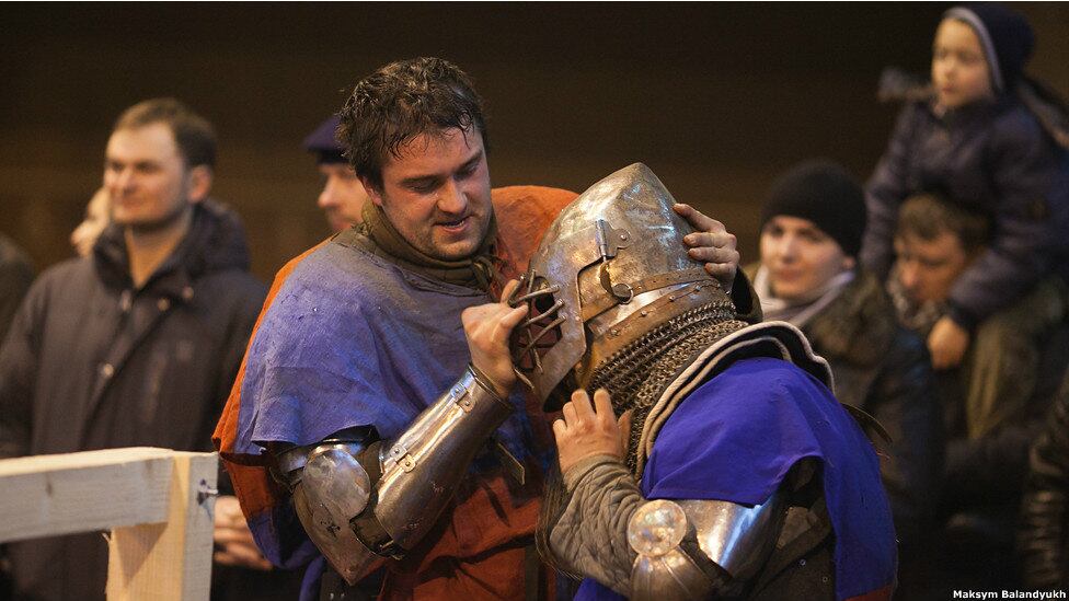 Os torneios históricos mostram reproduções de armaduras e armamentos usados na Europa durante a Idade Média