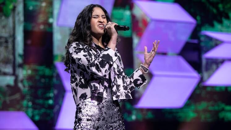 A carioca Bel Miranda, de 16 anos, tem nos pais os seus maiores apoiadores. Para mostrar todo seu talento vocal, ela apostou no clássico Como Nossos Pais, sucesso eternizado na voz de Elis Regina, e levantou todos os jurados.


