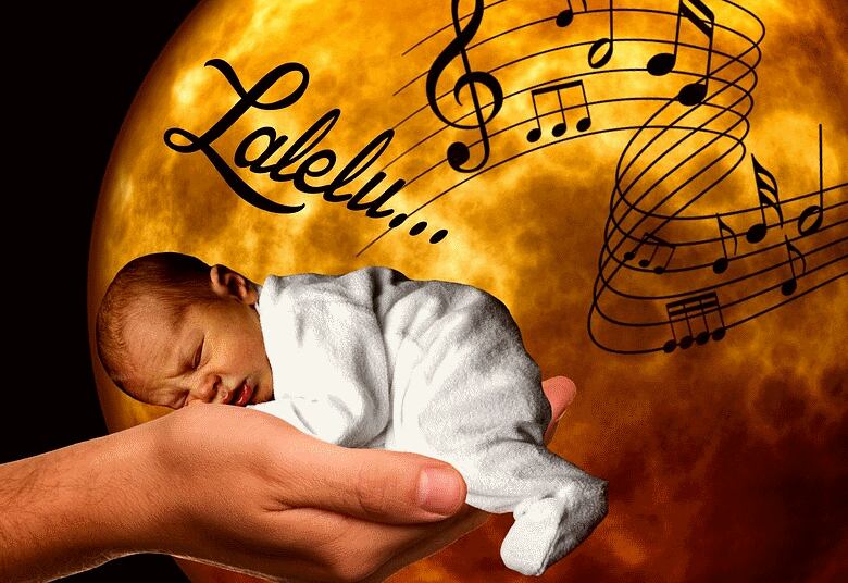 Para a educadora, o bom professor de música para bebês não precisa buscar resultados, dirigir atividades e nem criar expectativas a respeito do bebê. “Ele deve estar inteiro, presente e participante desta linda experiência de descobertas que cada bebê fará à sua maneira e no seu ritmo próprio”, finaliza.