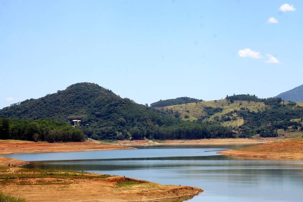 Nível dos reservatórios do Sistema Cantareira é o pior da história