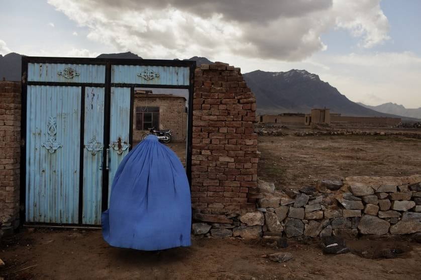 — O corpo dele estava rasgado. Eu podia ver o coração. Ele
estava sem as pernas. 

O outro filho pisou em uma granada que atingia cinco metros. Morreu na
hora. 

“Se os americanos acreditam em direitos humanos, como podem deixar isso
acontecer?”, diz o pai
