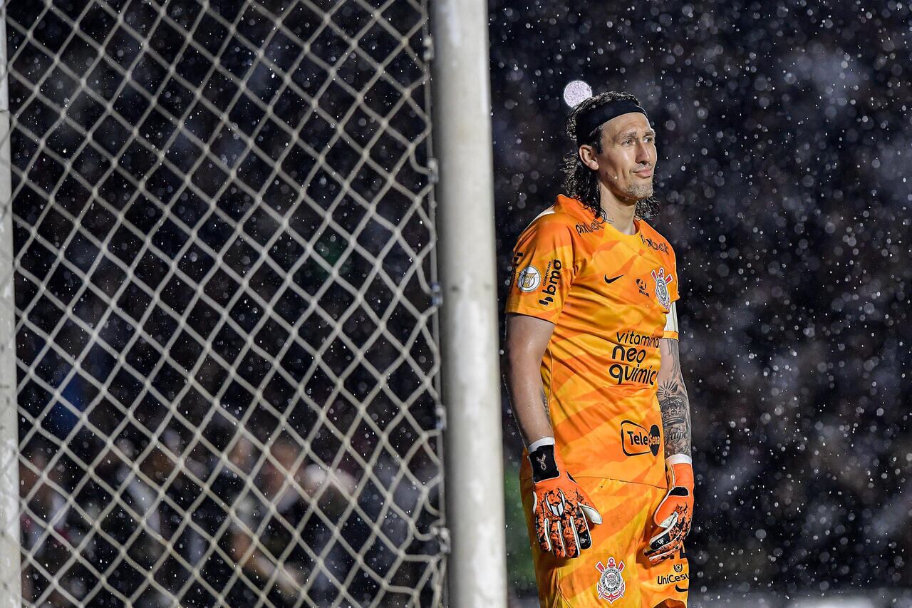 Logo aos três minutos de jogo, o Corinthians levou um gol de Puma Rodríguez, que abriu o placar para o Vasco. São Januário tremia, e o clube paulista se complicava na tabela