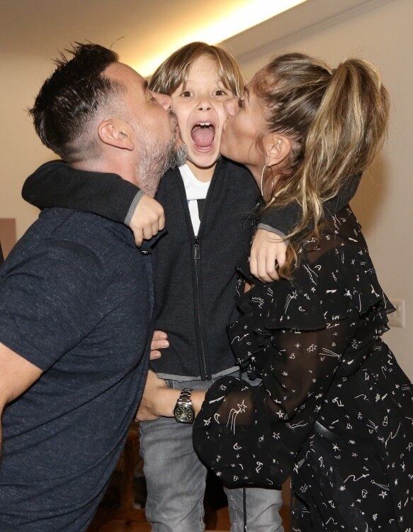 O filho de Adriane Galisteu e Alexandre Iódice comemorou 9 anos, no domingo (4), em São Paulo. Vittorio ganhou uma festa surpresa na casa de avó, Dona Emma, no bairro dos Jardins