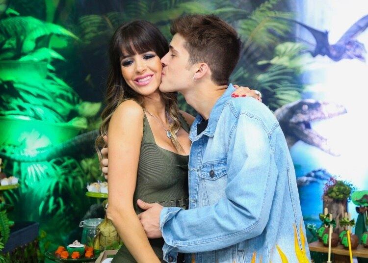 João Guilherme é filho do cantor Leonardo com a jornalista Naira Ávila e irmão, por parte de mãe, do pequeno Pietro
