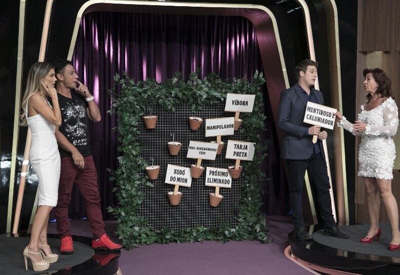 Sempre muito espontânea, Vida também dispara: “Se eu voltasse da Roça, ia voltar batendo panela. Fazer a louca!”
