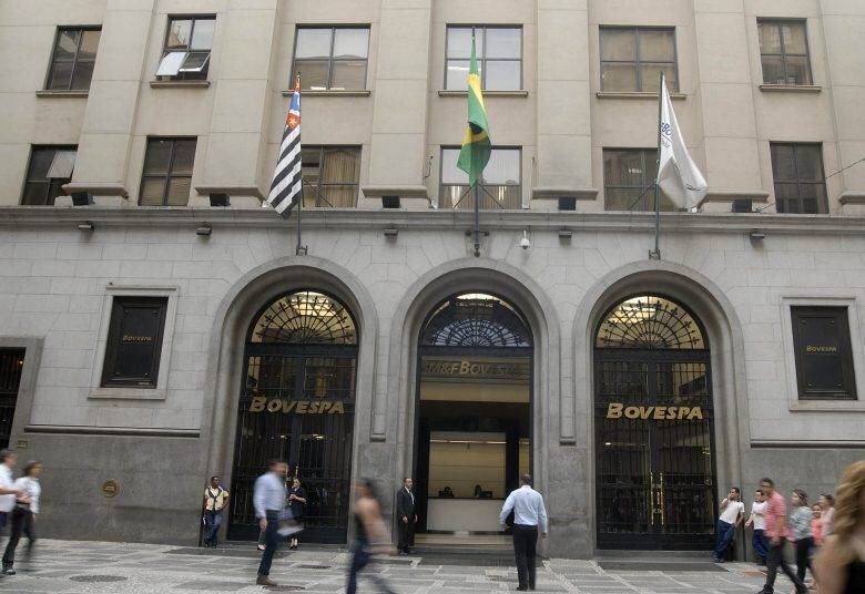 Banco central dos EUA discute aumento dos juros