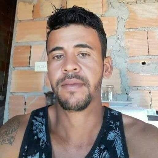 Homem é preso por dar seis golpes de faca em ex