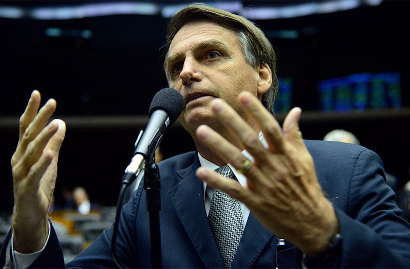 Bolsonaro defende salário igual para homem e mulher no setor público, mas diz ser difícil remuneração igual na iniciativa privada