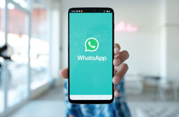 WhatsApp adia aplicação de novas regras de privacidade