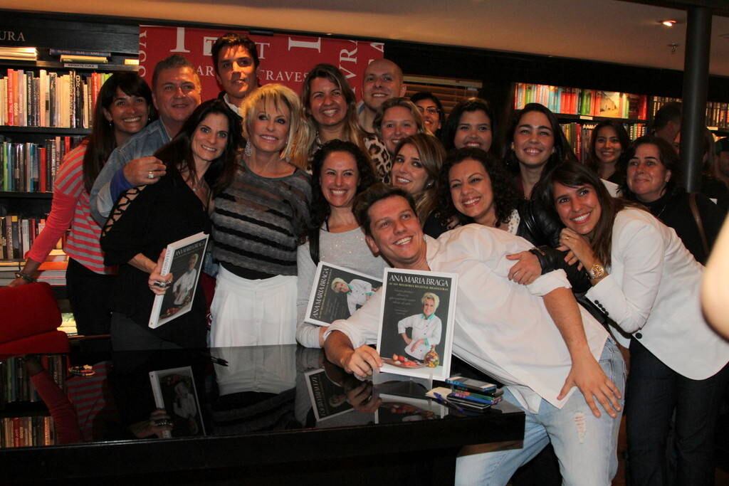 Famosos no lançamento do livro de Ana Maria Braga