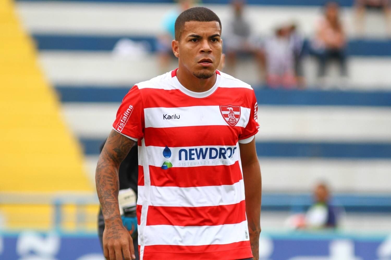 Carleto tem passagens por Santos, São Paulo e Fluminense