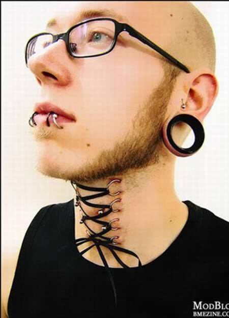 Vou aproveitar meu pescoção pra fazer um piercing! 