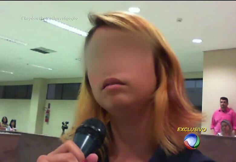 Segundo
o Ministério Público, os canibais planejavam matar outras mulheres. A próxima
seria Pamela Costa, que na época tinha 17 anos. Bruna confessou que já havia um
buraco no quintal da casa para enterrá-la

• VÍDEO: Canibais de Garanhuns contam detalhes de como matavam e consumiam a carne das vítimas
• No R7 Play você assiste ao Repórter Record Investigação quando e onde quiser. Experimente!
