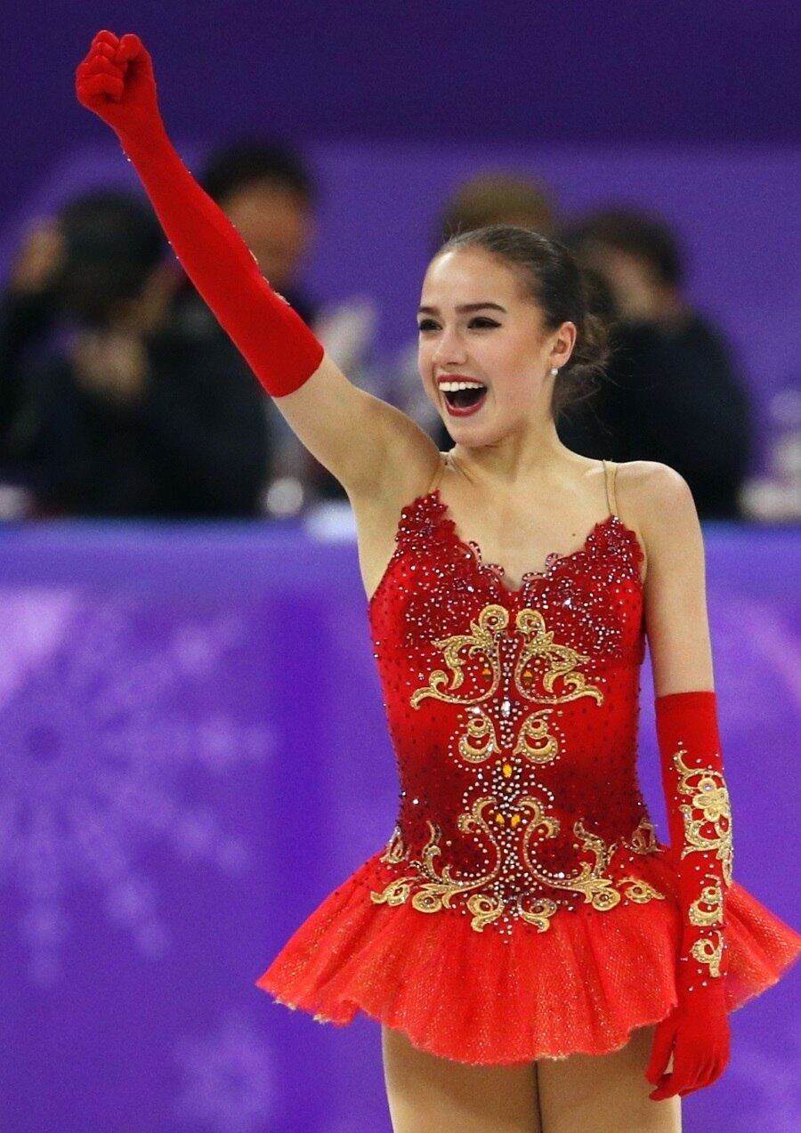Na imagem, a a atleta russa Alina Zagitova, que ficou com a medalha de ouro