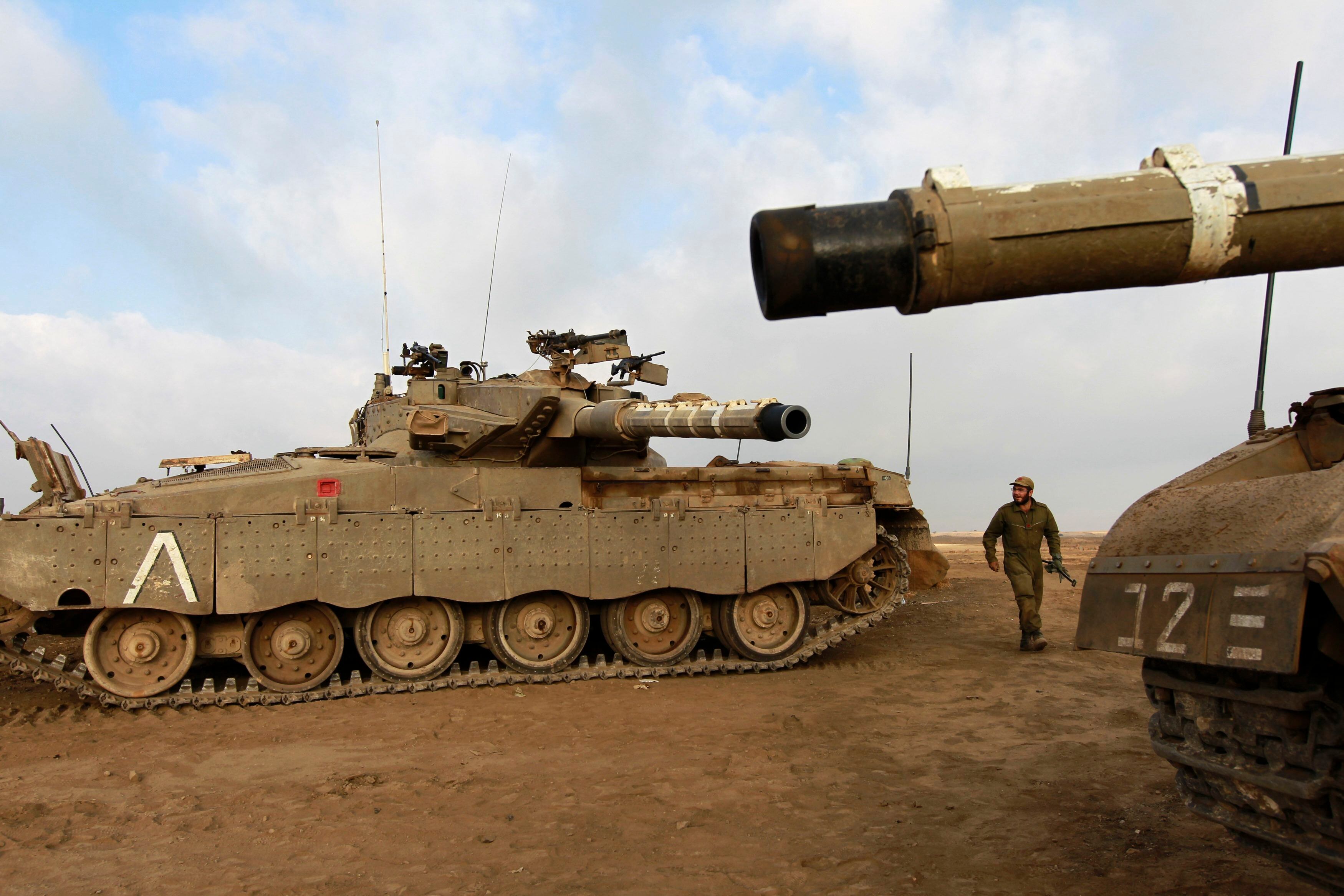 Quatro anos depois, em 1903, H.G. Wells escreveu um conto sobre tanques de guerra. Acontece que quando The Land Ironclads foi lançado, os tanques basicamente ainda nem existiam! Eles foram usados pela primeira vez só 11 anos mais tarde, na Primeira Guerra Mundial