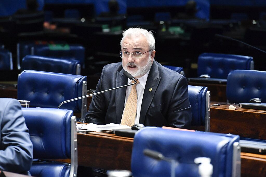 Senador Prates disse que a desoneração dos combustíveis deve ser prorrogada por 60 dias