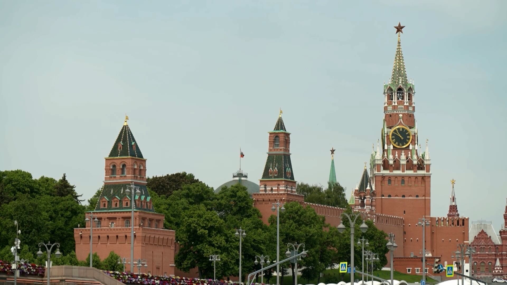 Análise: Rússia tenta aumentar moral do povo e dos soldados enquanto sua economia é deteriorada