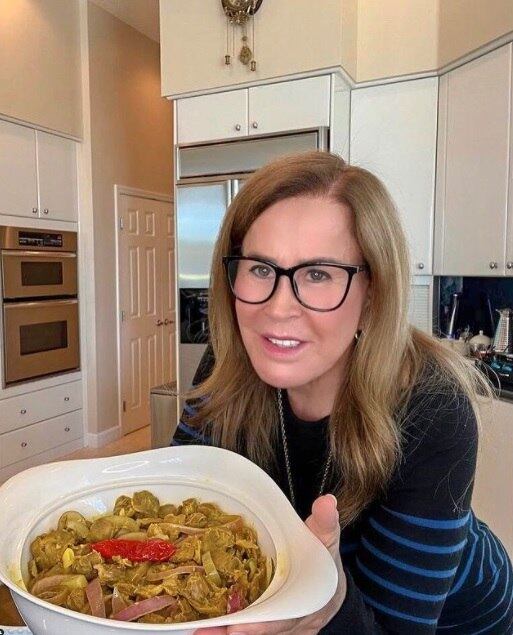 Nem só de guloseimas vive a influencer. Aqui, ela prova que é perita também em comida caseira brasileira, com um ingrediente que divide opiniões: moela. "Eu amo uma comidinha simples e saborosa... Vocês também gostam?", pergunta ela aos fãs em seu Instagram. A "moela à moda da Zilu" "ficou divina", segundo a empresária, que ainda fez um pirão com o caldinho. A cara do Brasil!

Veja também: Zilu Godoi mostra corpão ao posar com biquíni cortininha em casa

