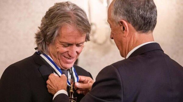 Jorge Jesus foi condecorado em Portugal. Mas em seguida virou as costas ao Flamengo