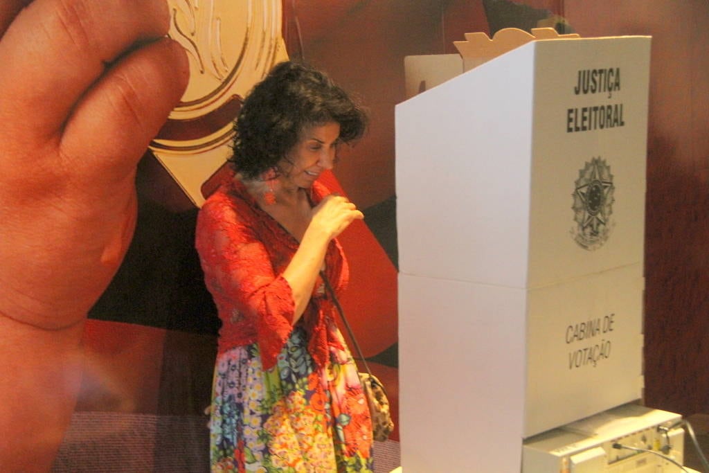 Cláudia se pegou muito triste e começou a chorar na hora do voto