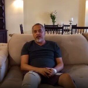 Vítima teve que reconstruir joelho