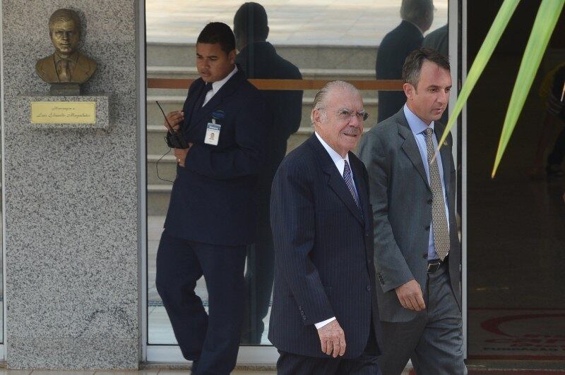 Sarney visitou o deputado Genoino no hospital nesta sexta (22)