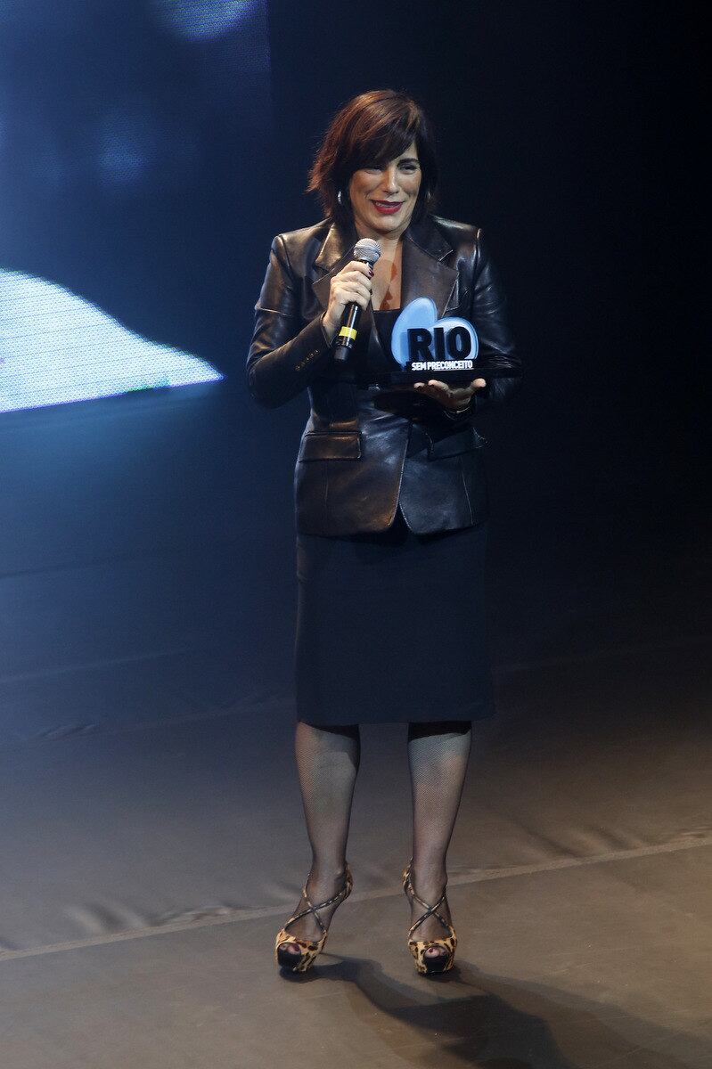 A atriz no palco do evento