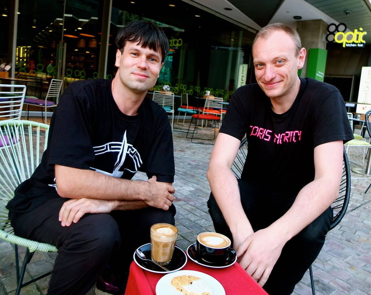 O australiano criou um fanpage onde documenta cada um dos seus encontros