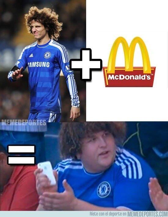O novo sósia de David Luiz é o inglês Charlie Sadler, torcedor fanático dos Blues. Sua presença, capturada pelas câmeras de transmissão, gerou comoção nas redes sociais. Alguns internautas brincaram com a ausência do zagueiro em campo e disseram que Davi Luiz teria exagerado na comida e optado por assistir à vitória do Chelsea sobre o Hull City das cadeiras