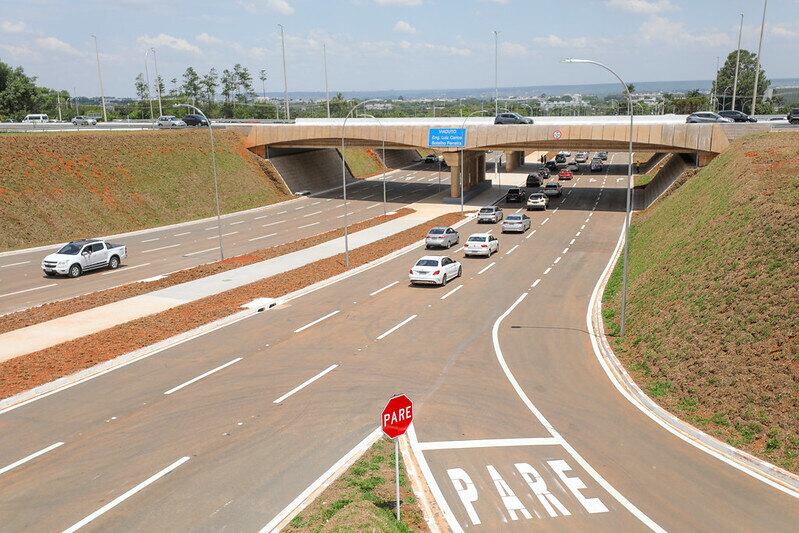 Trânsito foi liberado por volta das 13h