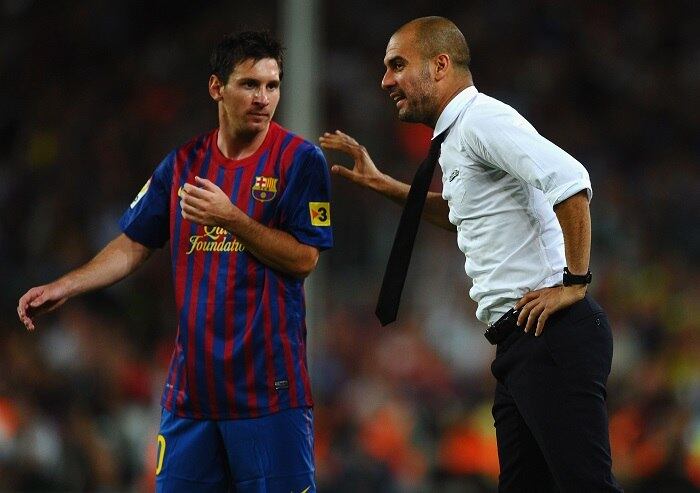 O argentino Lionel Messi alcançou o auge de sua carreira quando esteve sob o comando de Guardiola no Barcelona. Justamente nos quatro anos em que Pep esteve no clube, La Pulga conquistou por quatro vezes seguidas o Prêmio de Melhor do Mundo pela Fifa. Além de Messi, Xavi, Iniesta e outros jogadores ganharam uma maior notoriedade por causa do espanhol