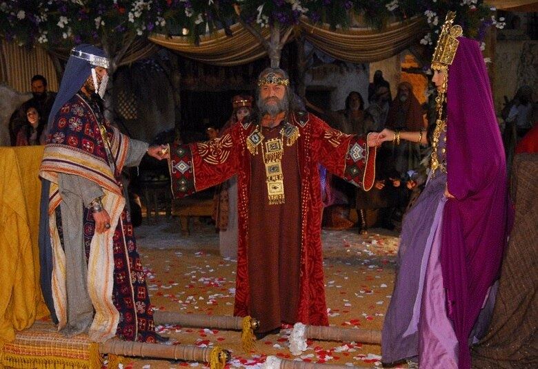 O desafio lançado por Saul era para que Davi fosse para uma batalha e voltasse com cem prepúcios dos filisteus. Para a surpresa do rei, Davi voltou com 200