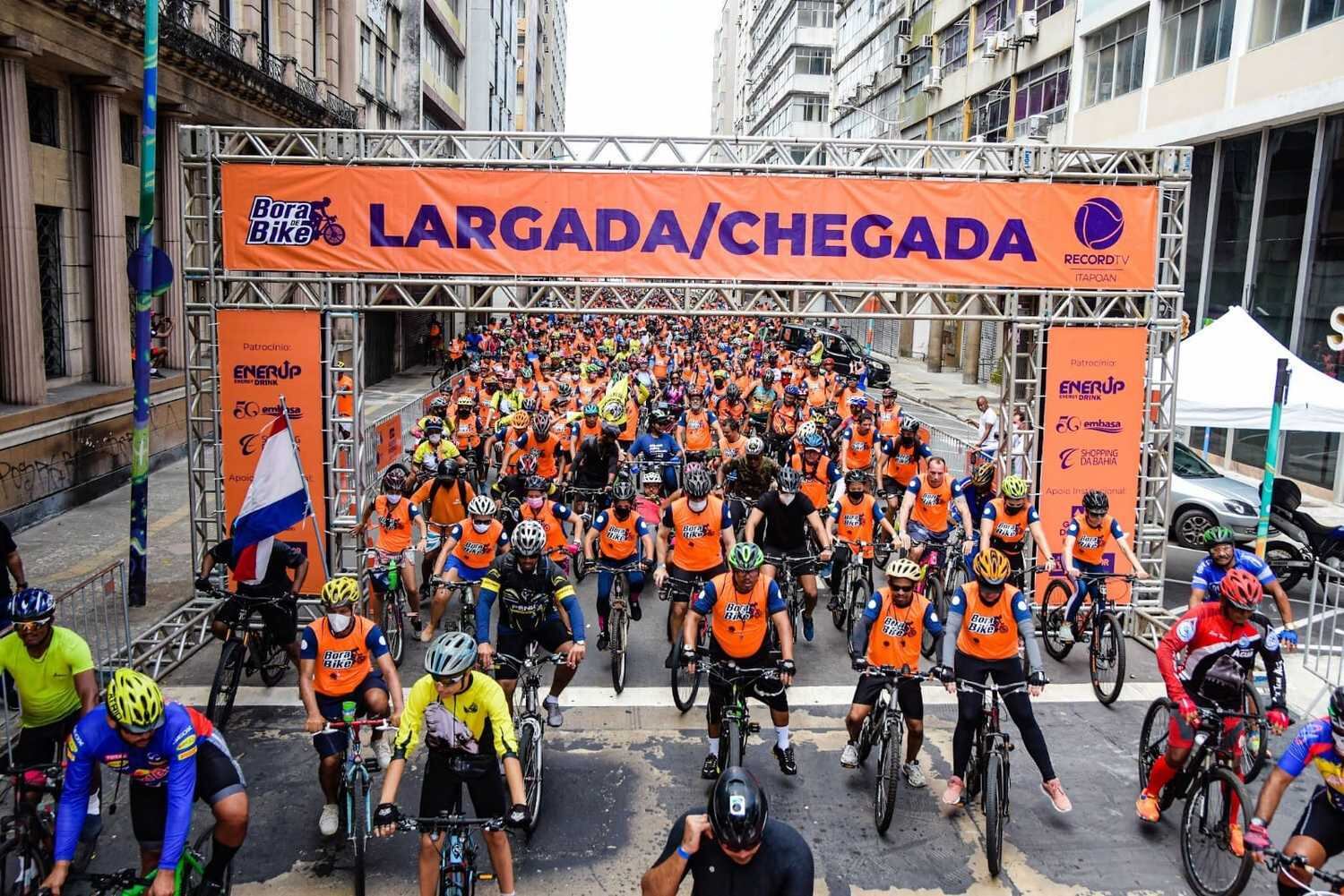 RecordTV Itapoan comemora 61 anos com evento ciclístico