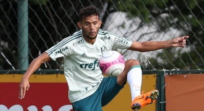 Gustavo Scarpa enfrenta o Fluminense pela 1ª vez após imbróglio judicial