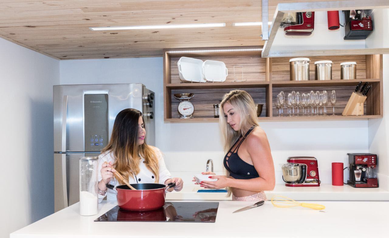 Latino, Jéssica Rodrigues