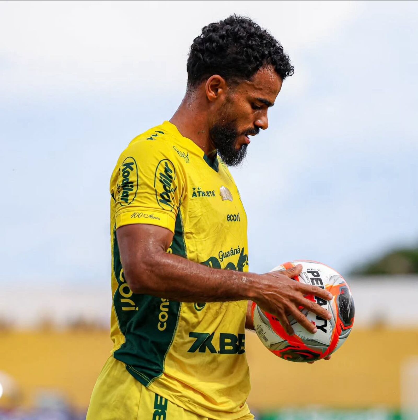 Primeiro reforço para 2026! São Paulo supera Corinthians e assina com craque de rival